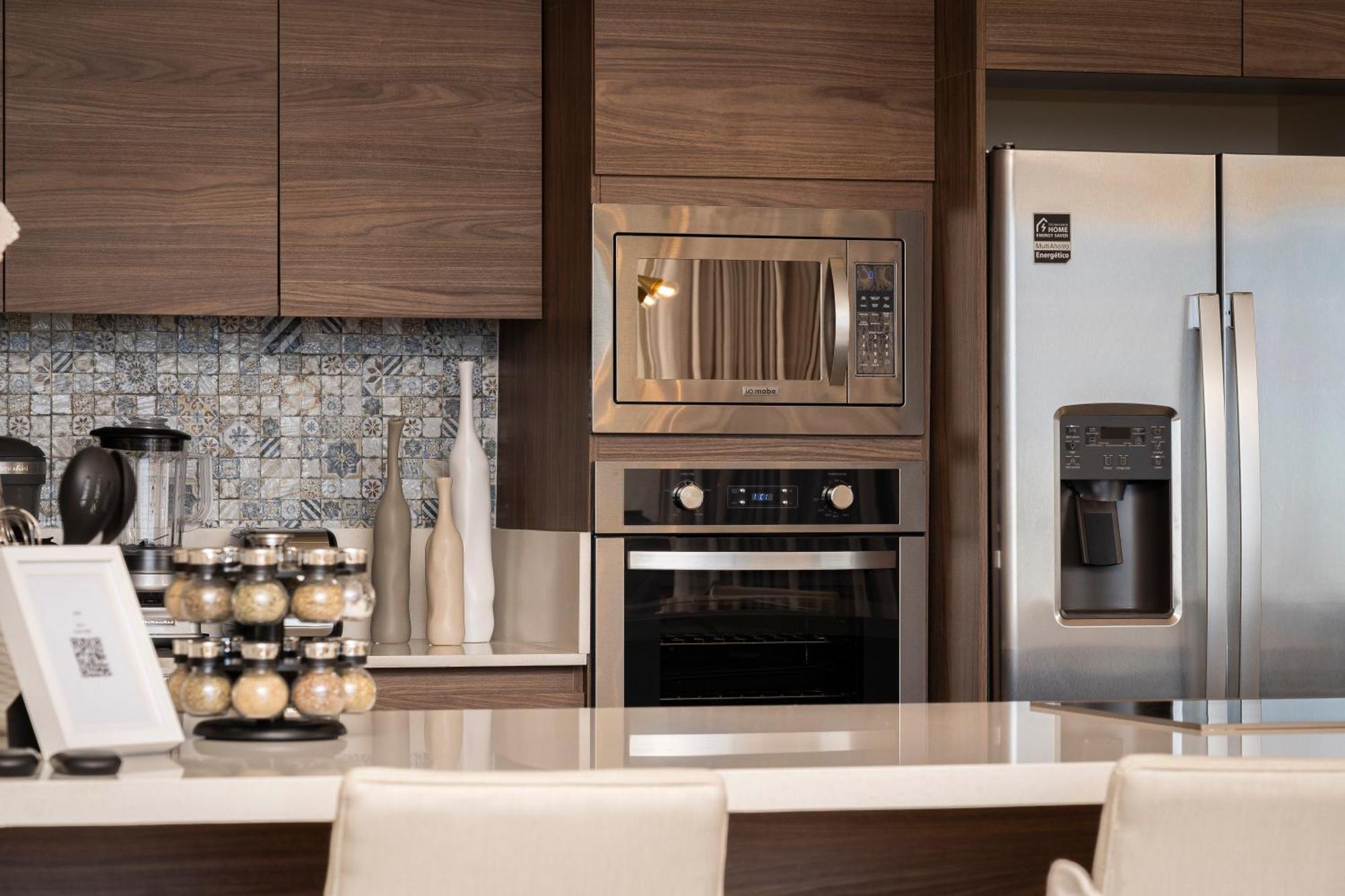 Luxury With Pool, Jacuzzi, And Private Terrace Apartment