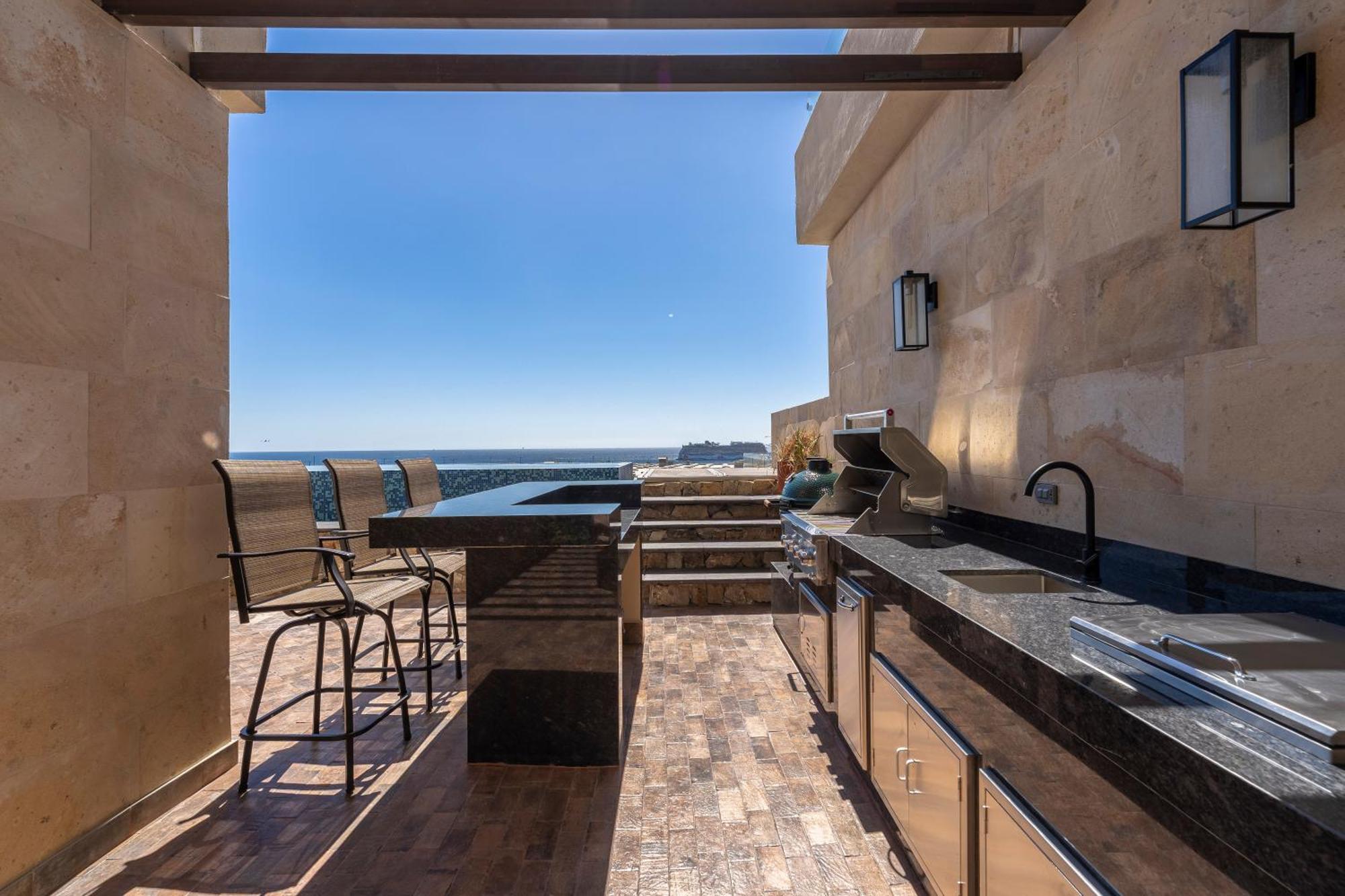 Luxury With Pool, Jacuzzi, And Private Terrace Apartment *