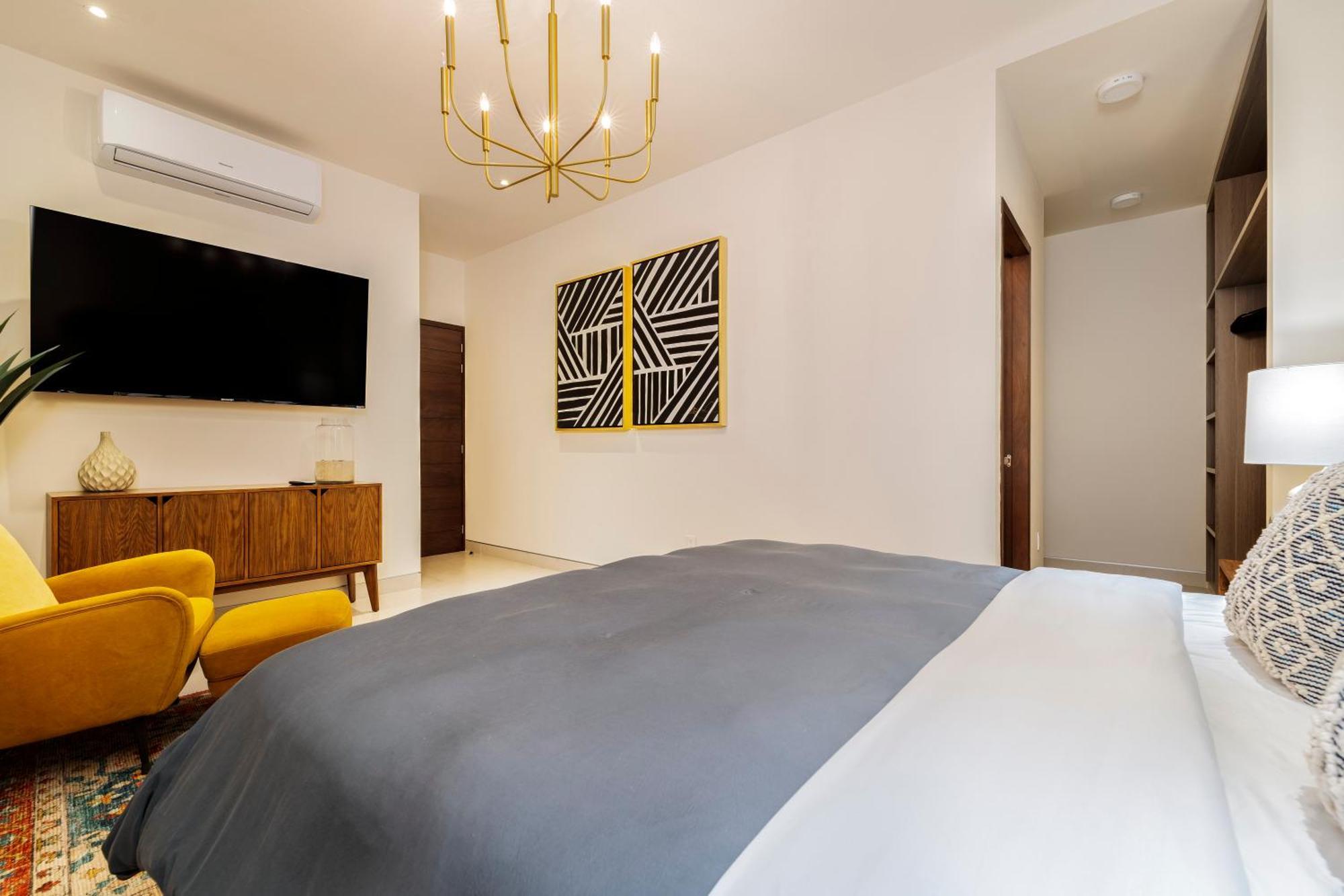 Apartment Luxury With Pool, Jacuzzi, And Private Terrace