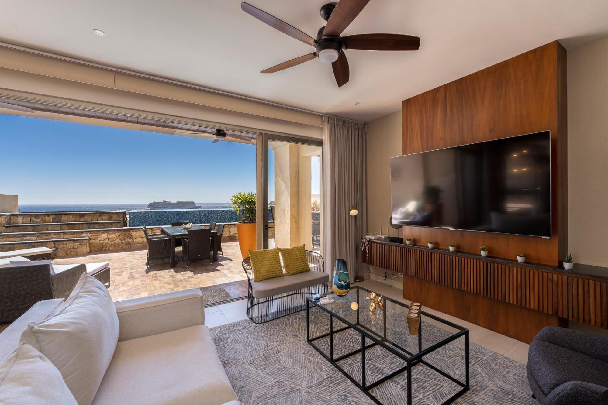 Luxury With Pool, Jacuzzi, And Private Terrace Apartment