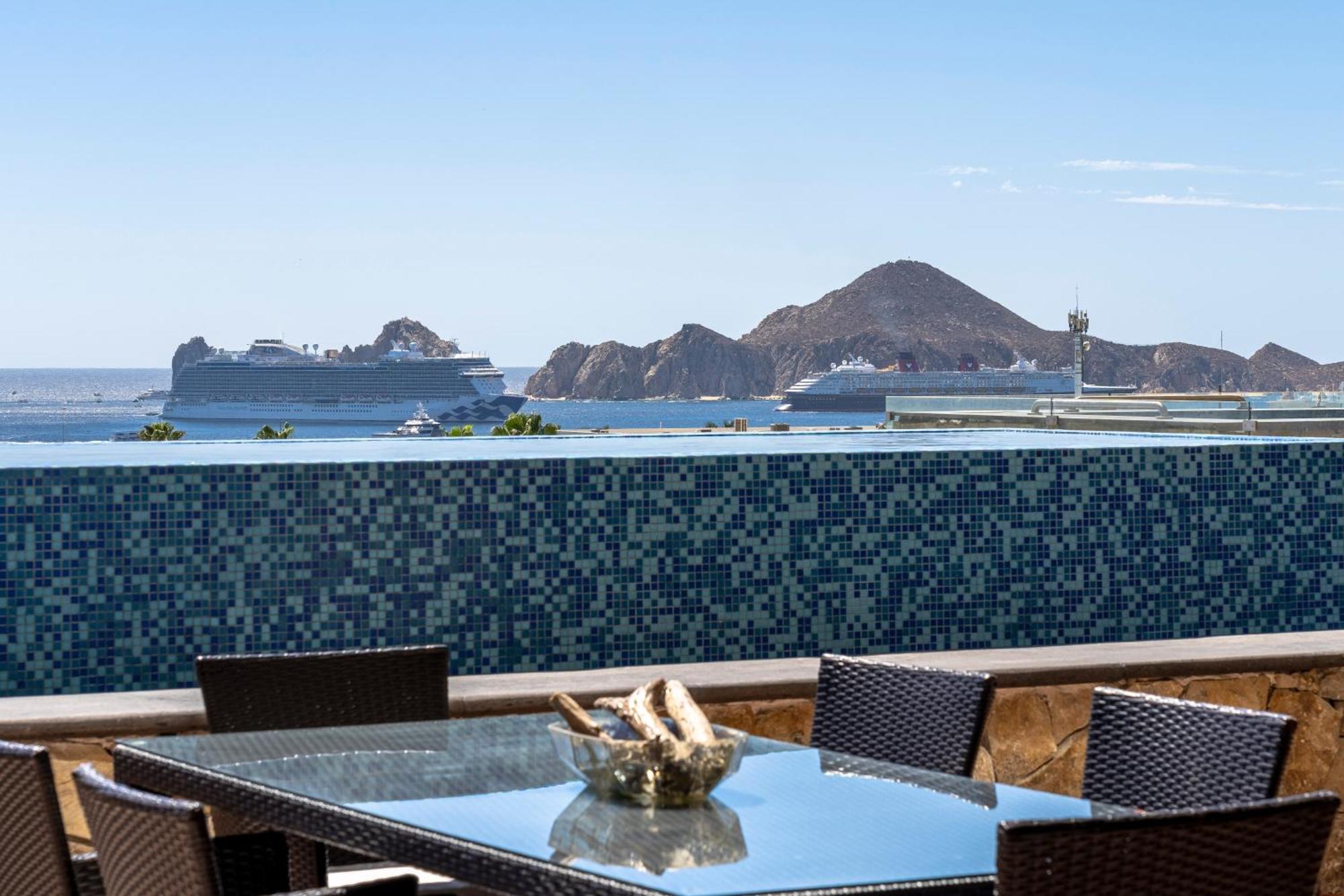 Luxury With Pool, Jacuzzi, And Private Terrace Apartment *