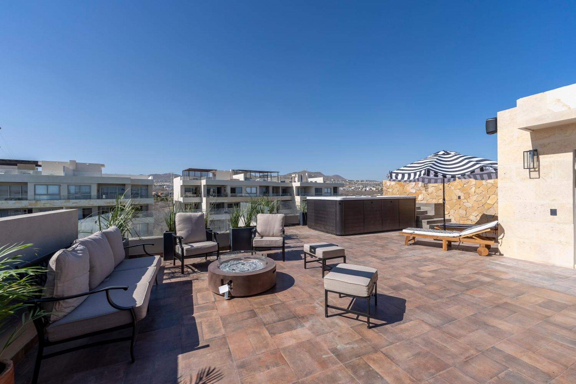 Brand New Luxury Ph With Private Pool And Views *