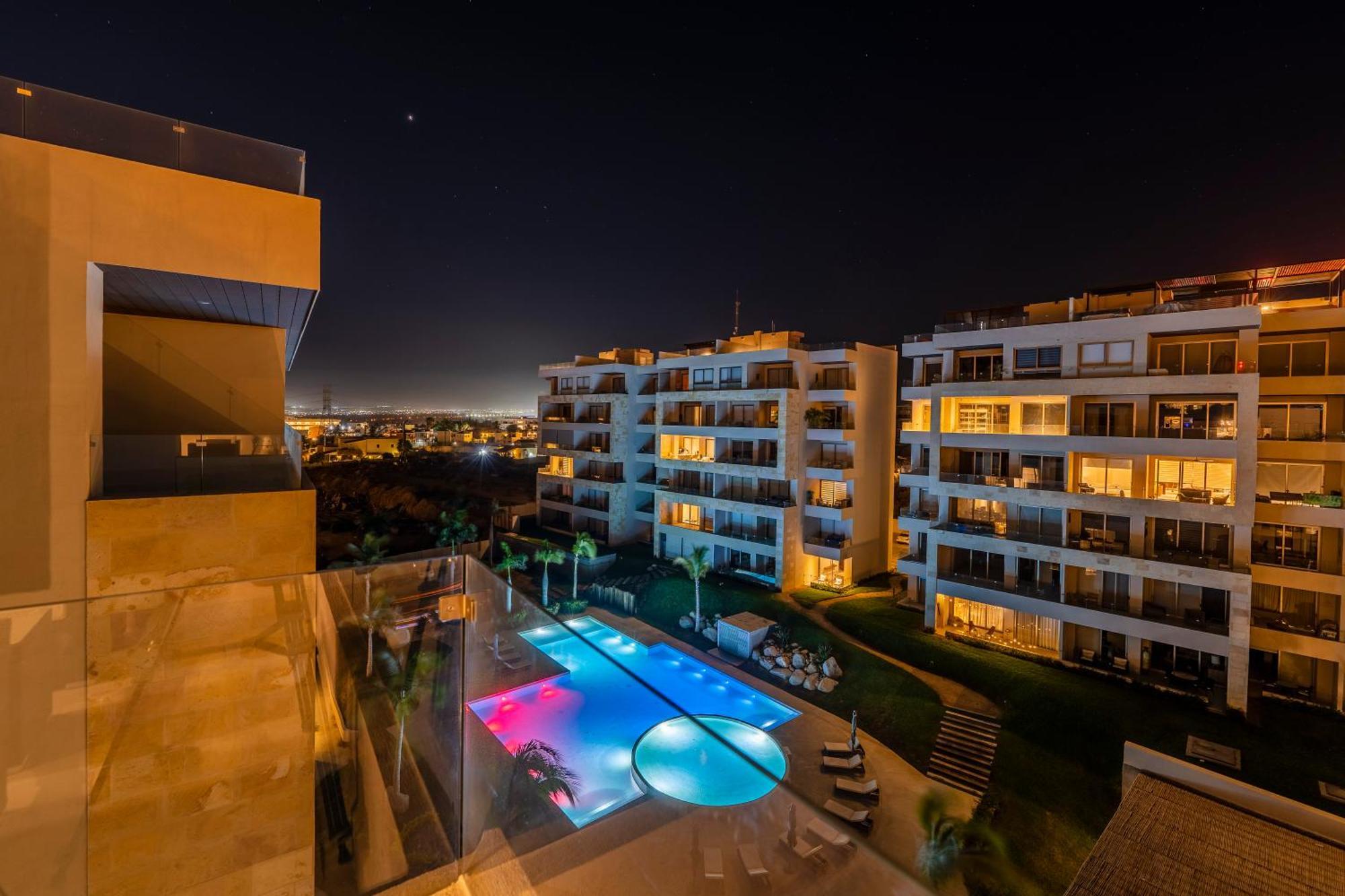 Brand New Luxury Ph With Private Pool And Views *