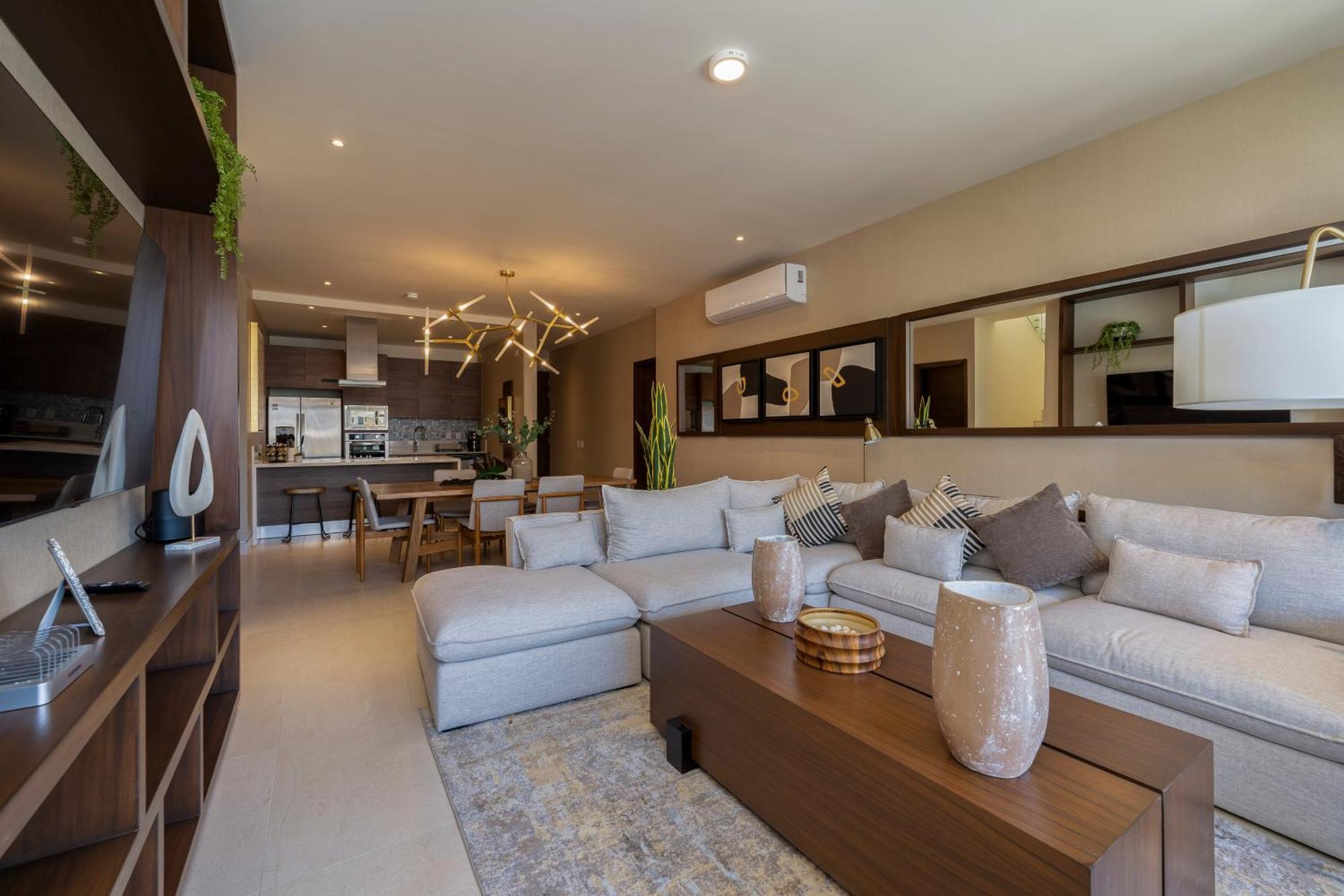 Brand New Luxury Ph With Private Pool And Views
