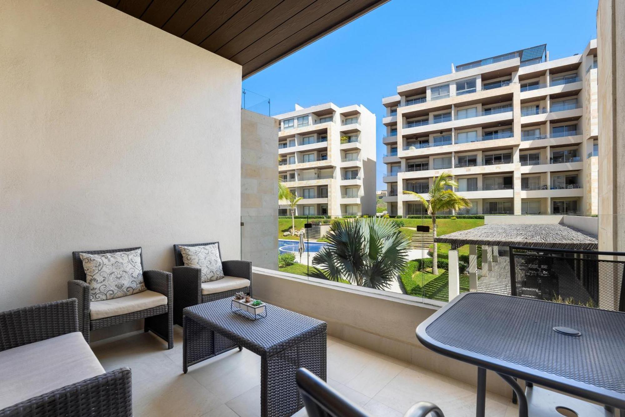 Apartamento Loft Con Balcon Privado, Estacionamiento Gratis - Un Oasis En Cabos *