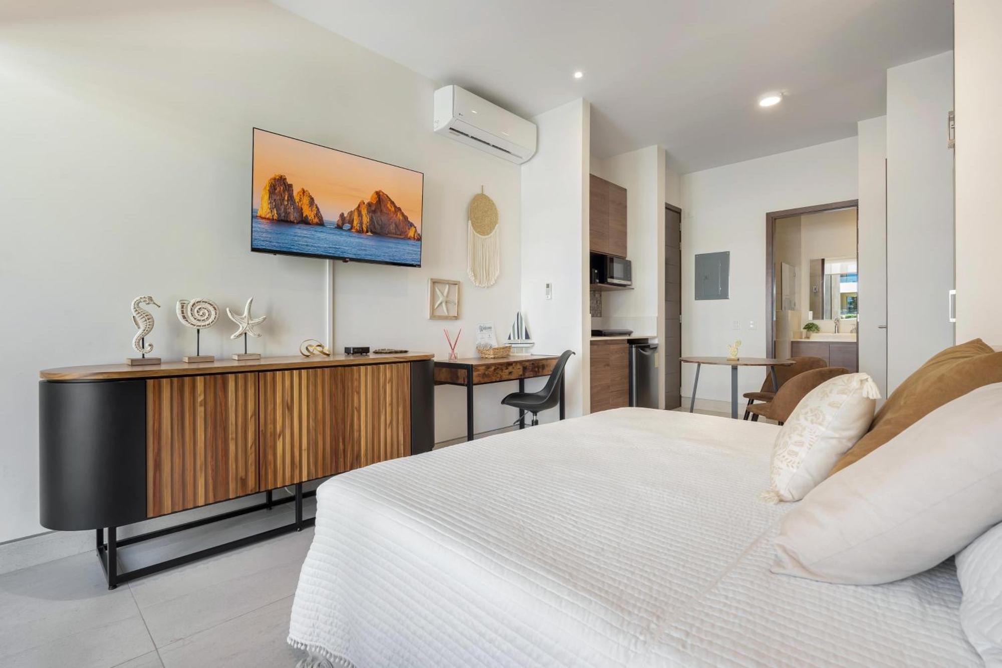 Loft Con Balcon Privado, Estacionamiento Gratis - Un Oasis En Cabos Apartamento *