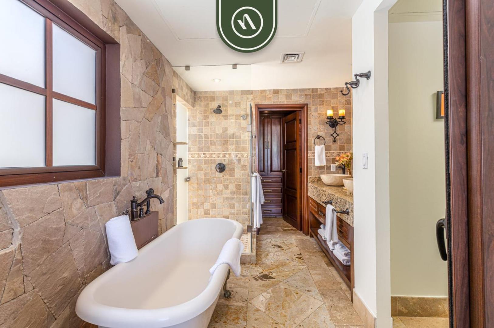 With Private Pool & Patio In Cabo Villa *