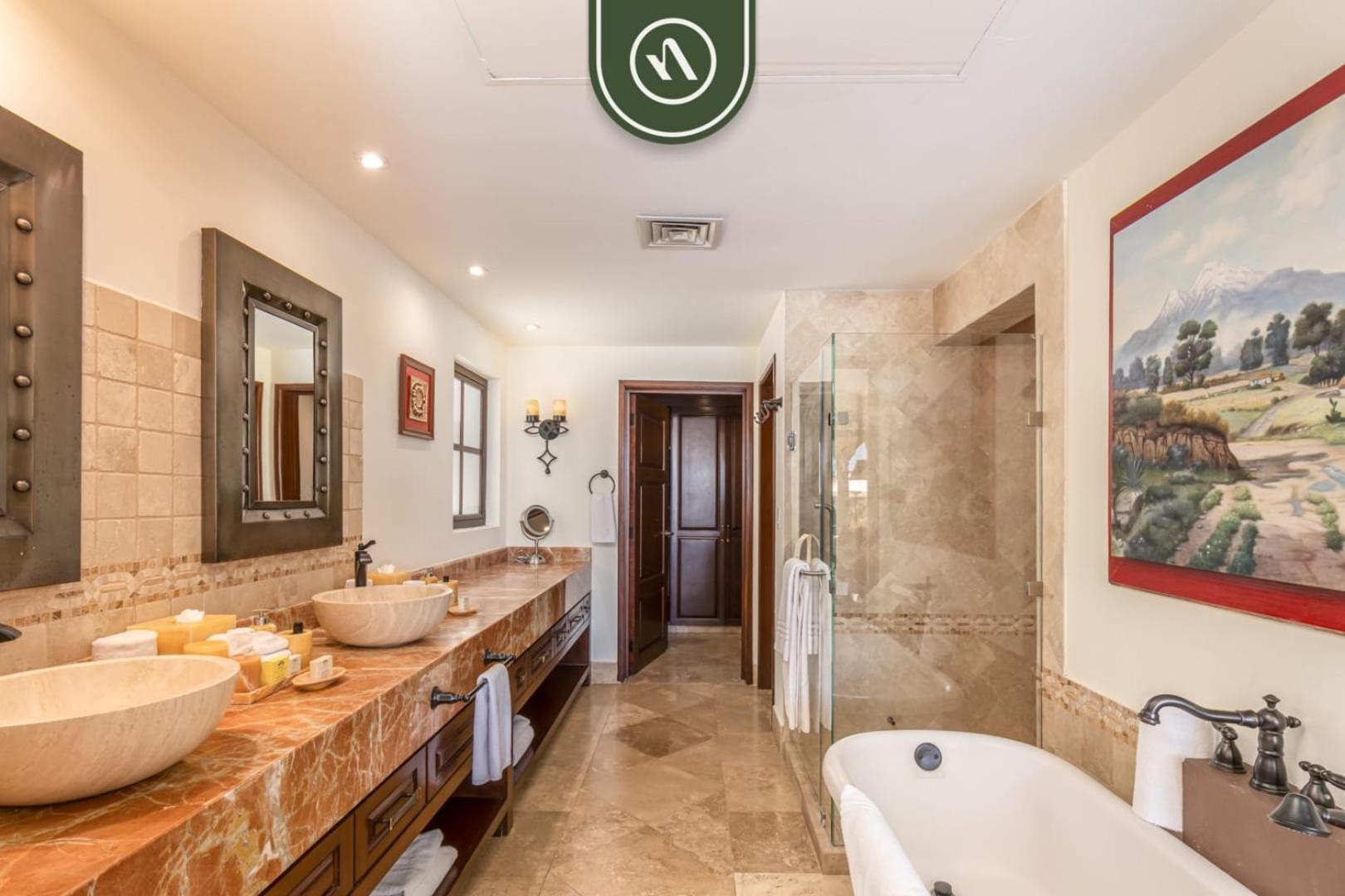 With Private Pool & Patio In Cabo Villa