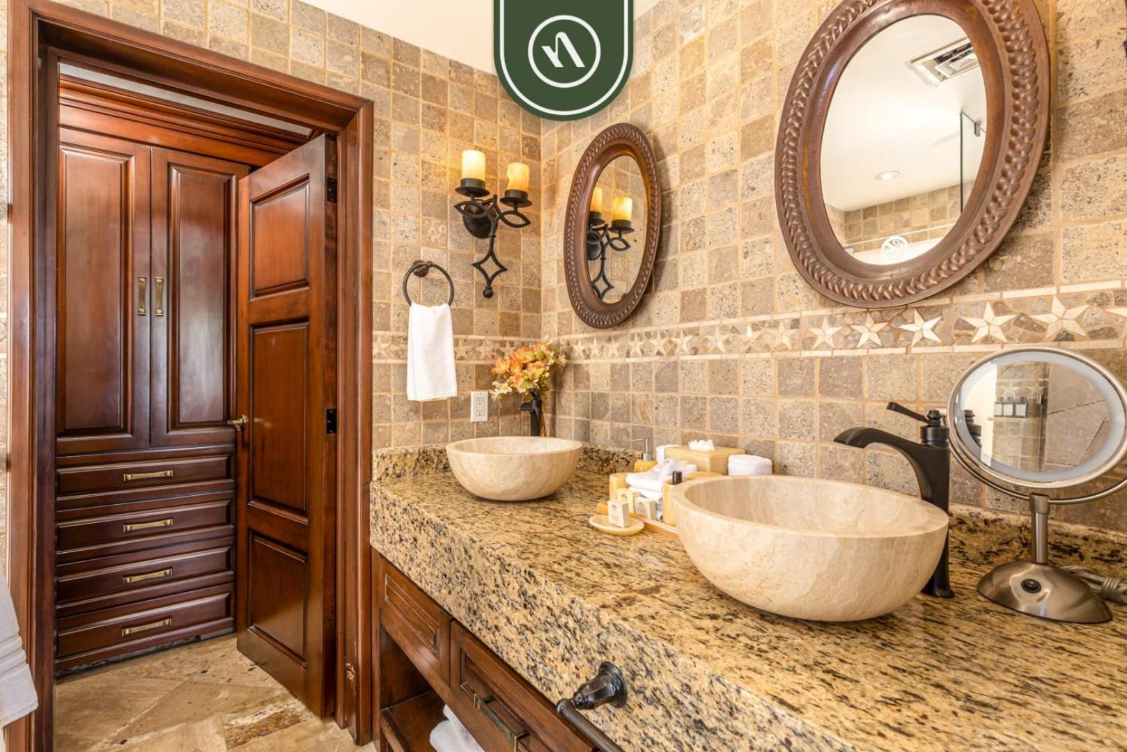 With Private Pool & Patio In Cabo Villa *