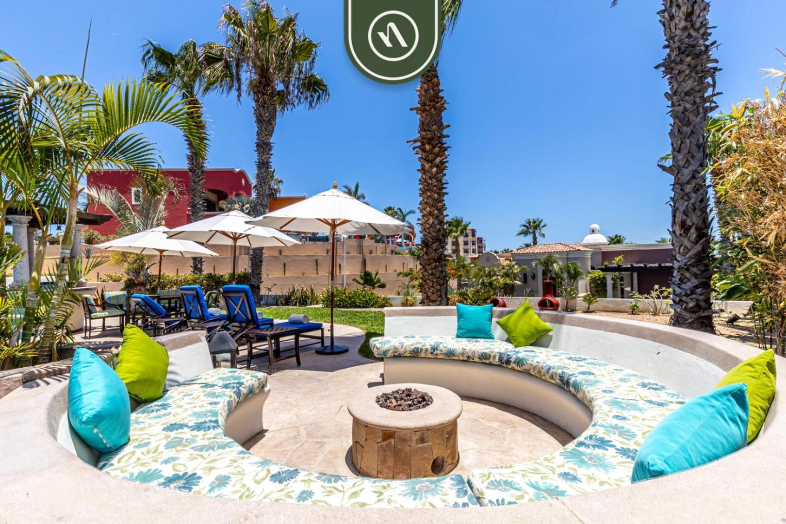 With Private Pool & Patio In Cabo Villa *