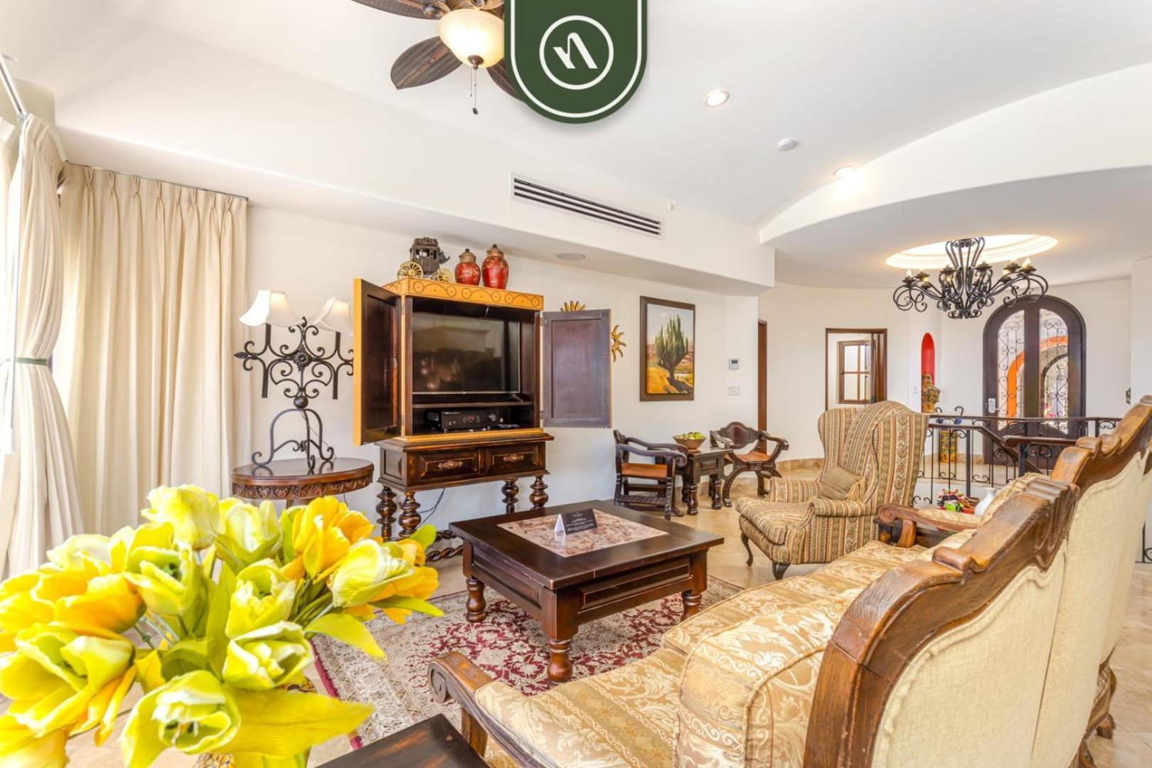 With Private Pool & Patio In Cabo Villa