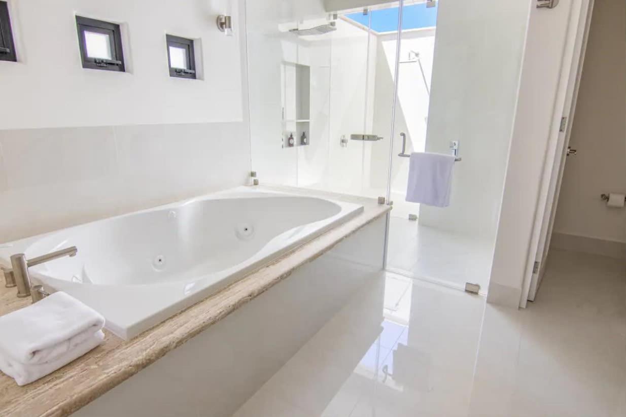 5 Bedroom Golf 42 Diamante Villa *
