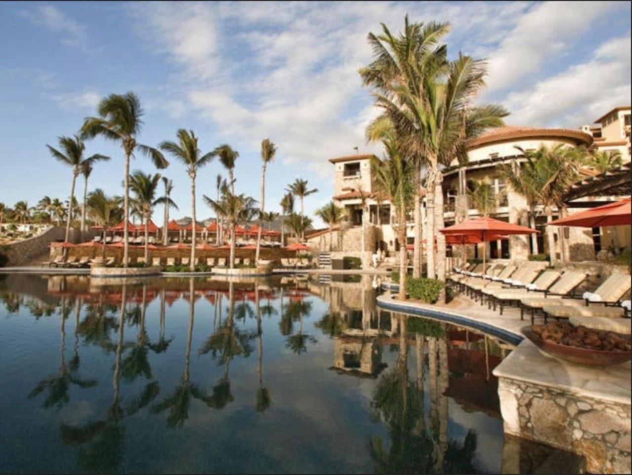 2 Bd 5-star Beachfront Paradise Holiday home