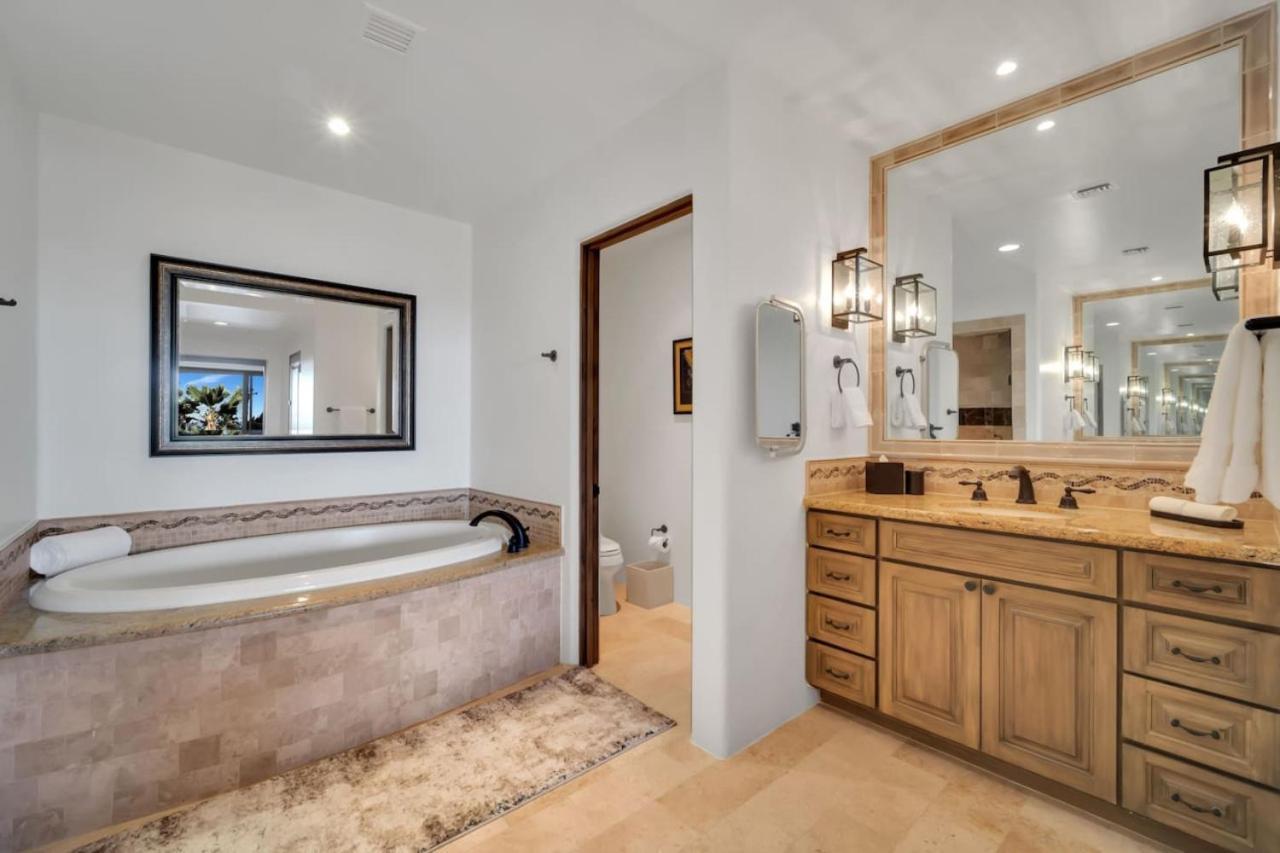 2 Bd 5-star Beachfront Paradise Holiday home