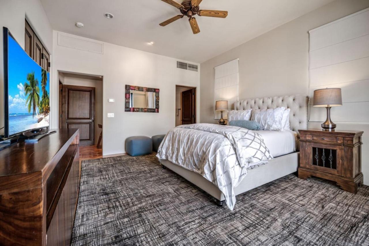 4bd 2-level Penthouse 5-star Beachfront Paradise. Cabo San Lucas