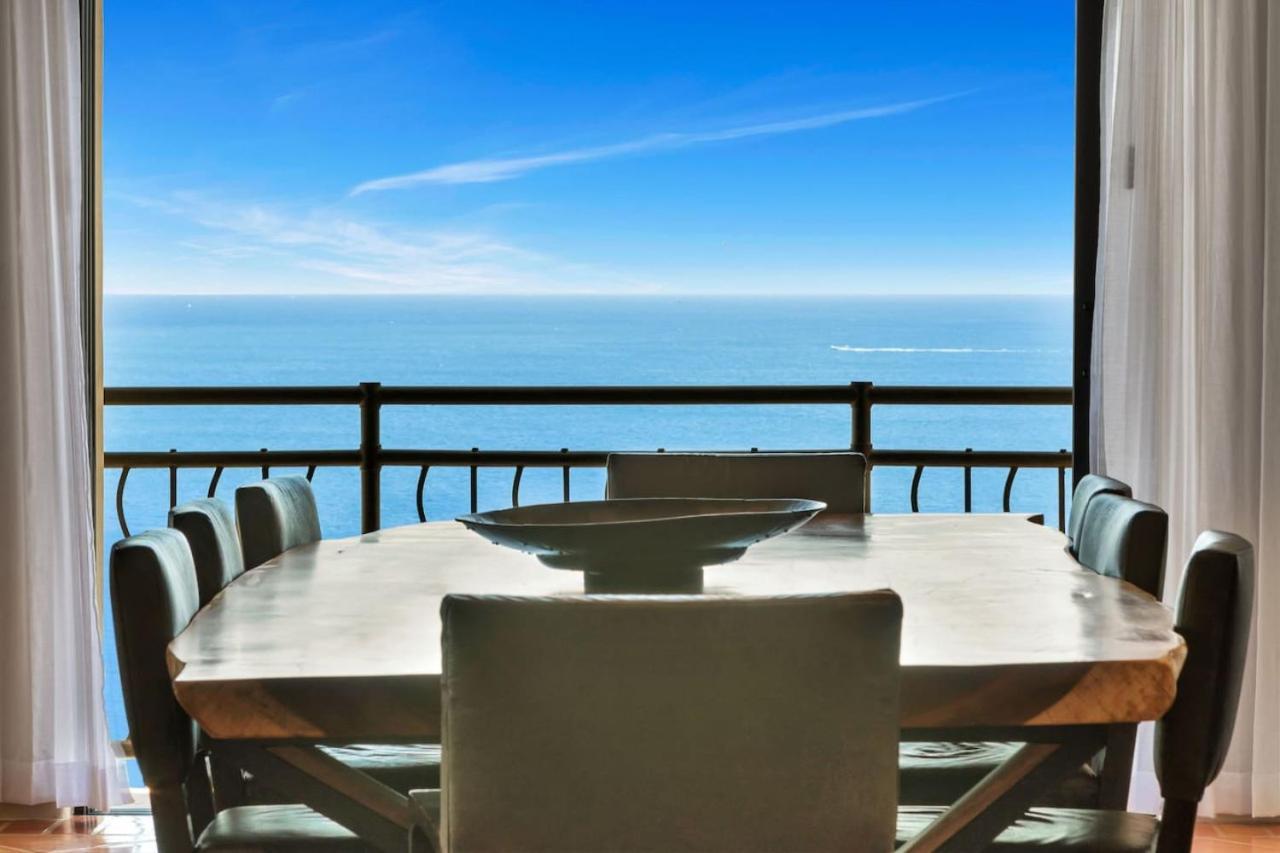 4bd 2-level Penthouse 5-star Beachfront Paradise. Holiday home Cabo San Lucas