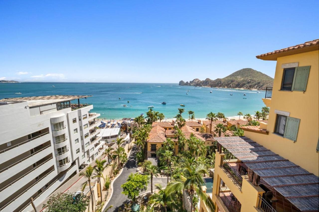 4bd 2-level Penthouse 5-star Beachfront Paradise. *