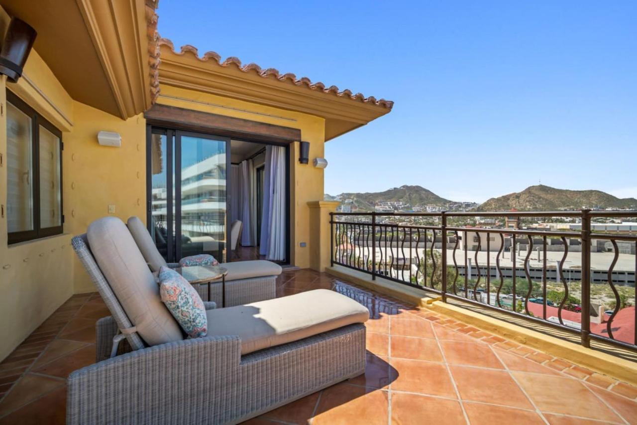 4bd 2-level Penthouse 5-star Beachfront Paradise.