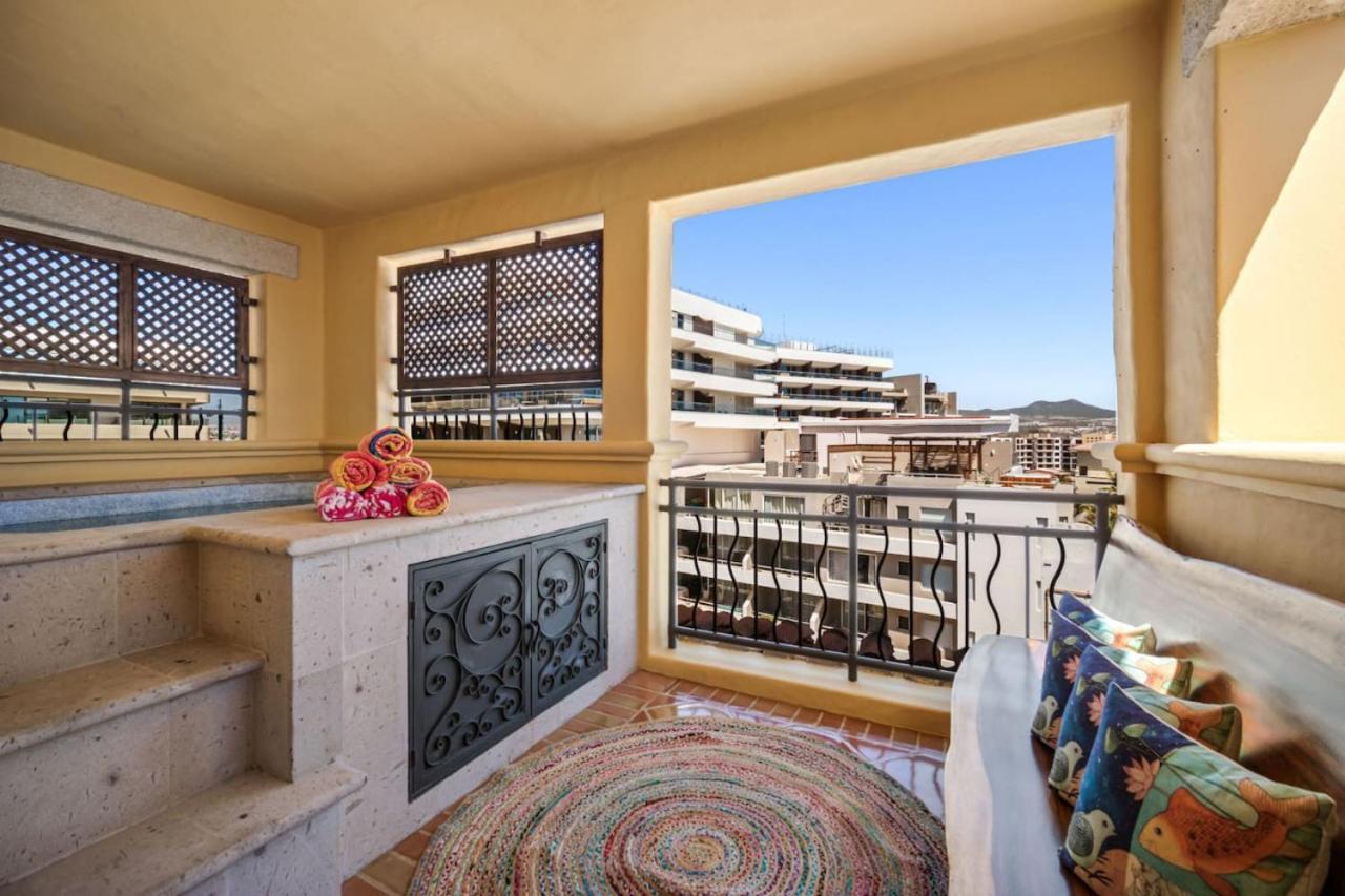 4bd 2-level Penthouse 5-star Beachfront Paradise. Holiday home Cabo San Lucas