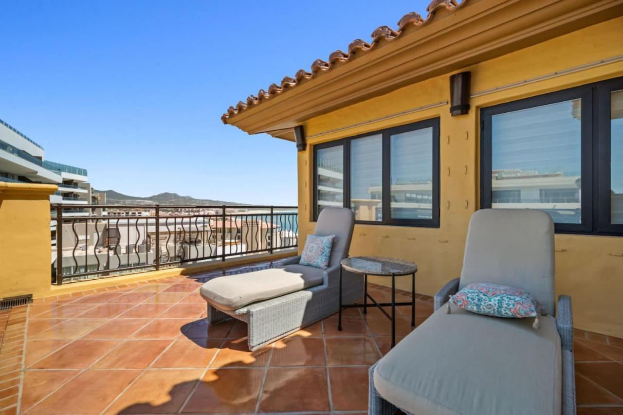 4bd 2-level Penthouse 5-star Beachfront Paradise. *