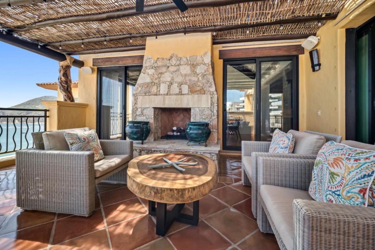 4bd 2-level Penthouse 5-star Beachfront Paradise. Holiday home Cabo San Lucas