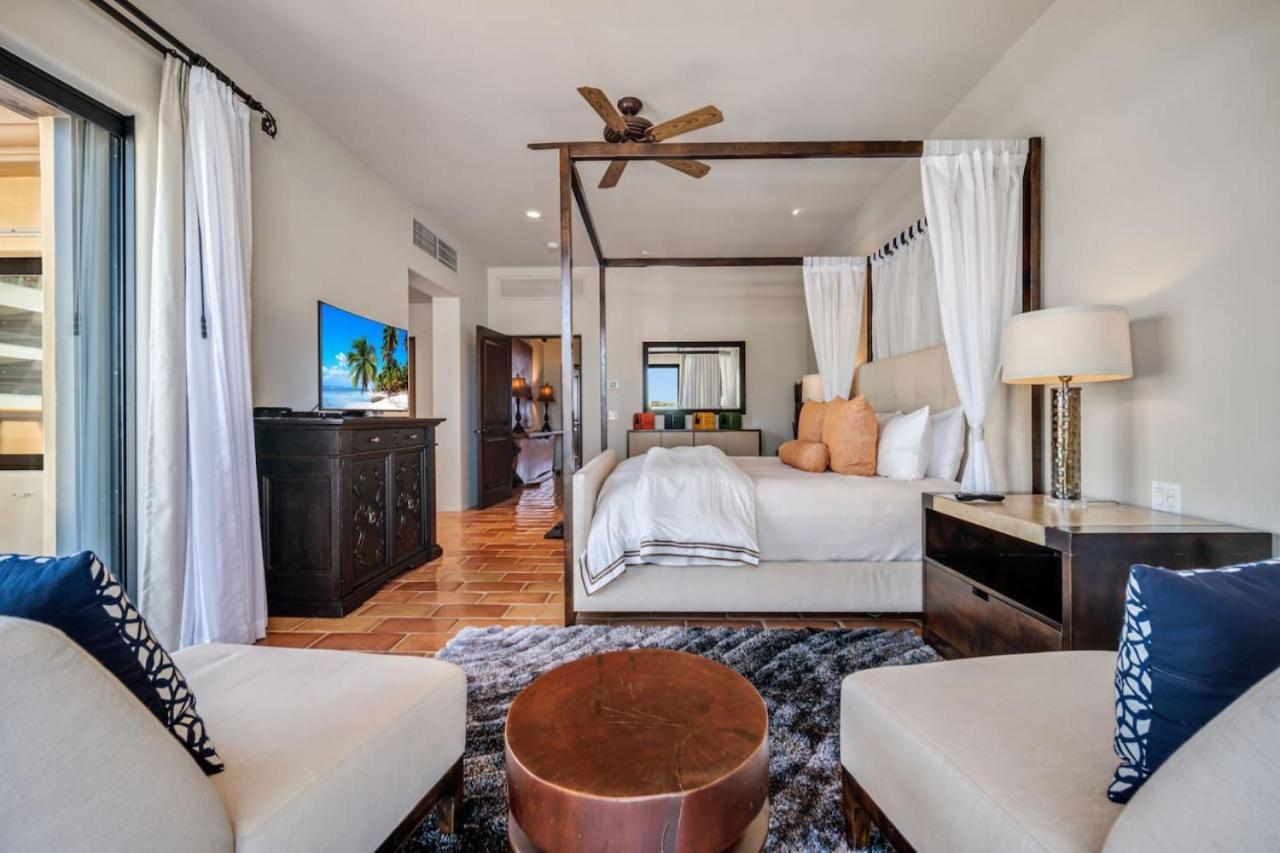 4bd 2-level Penthouse 5-star Beachfront Paradise. *