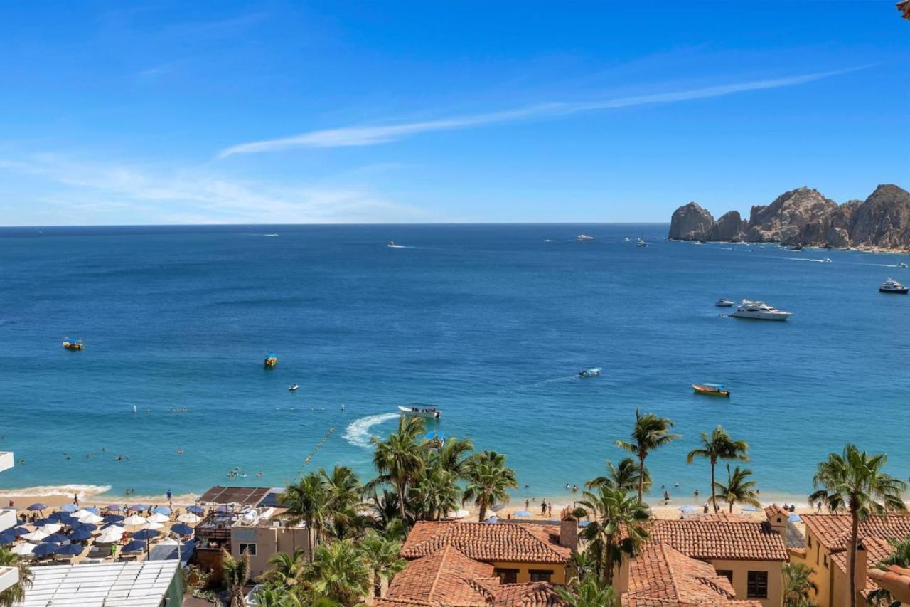4bd 2-level Penthouse 5-star Beachfront Paradise.