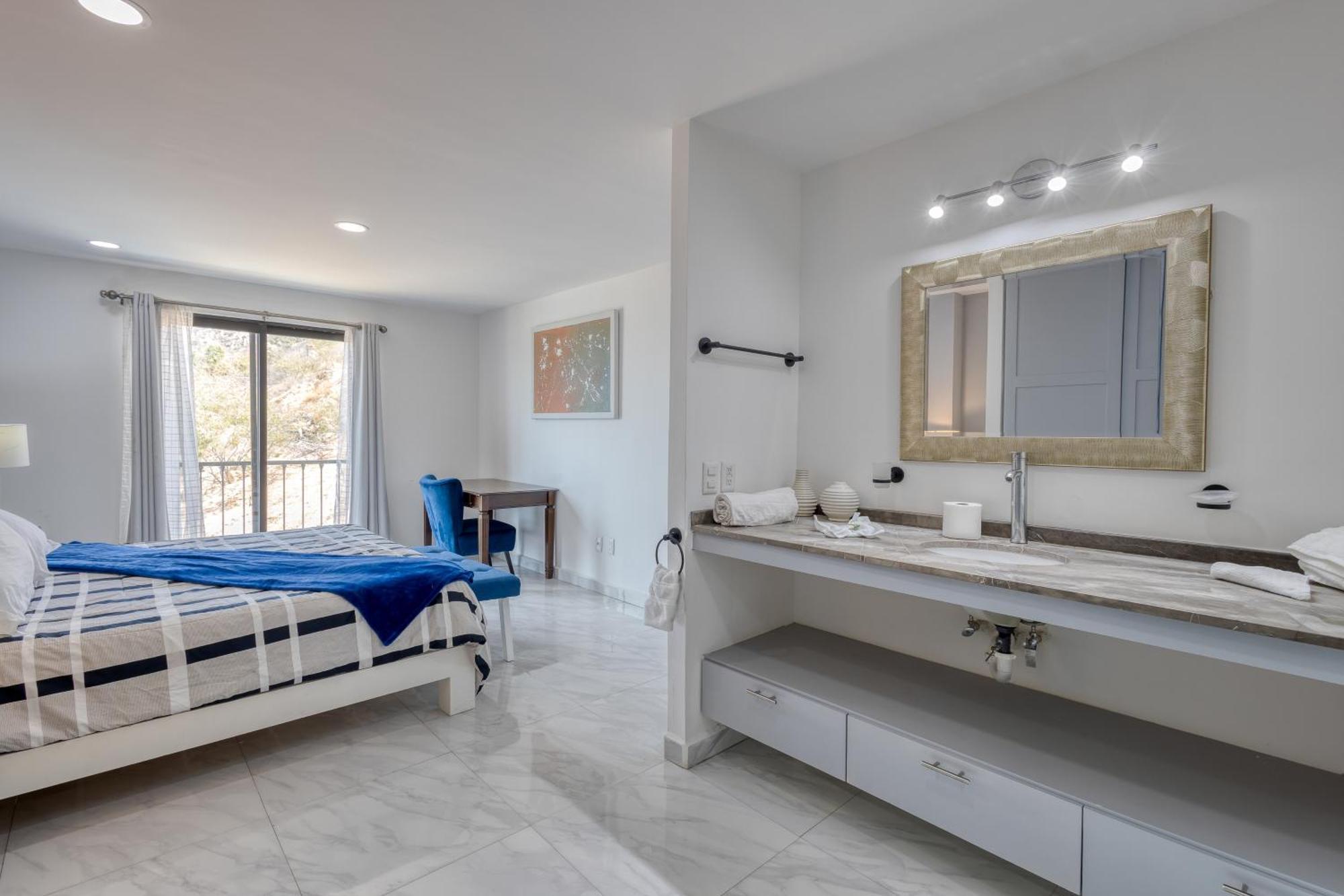 Cabo Cove 408 A