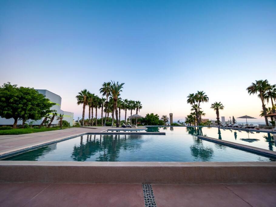 Upscale 2bdrm In Cabo Apartment *