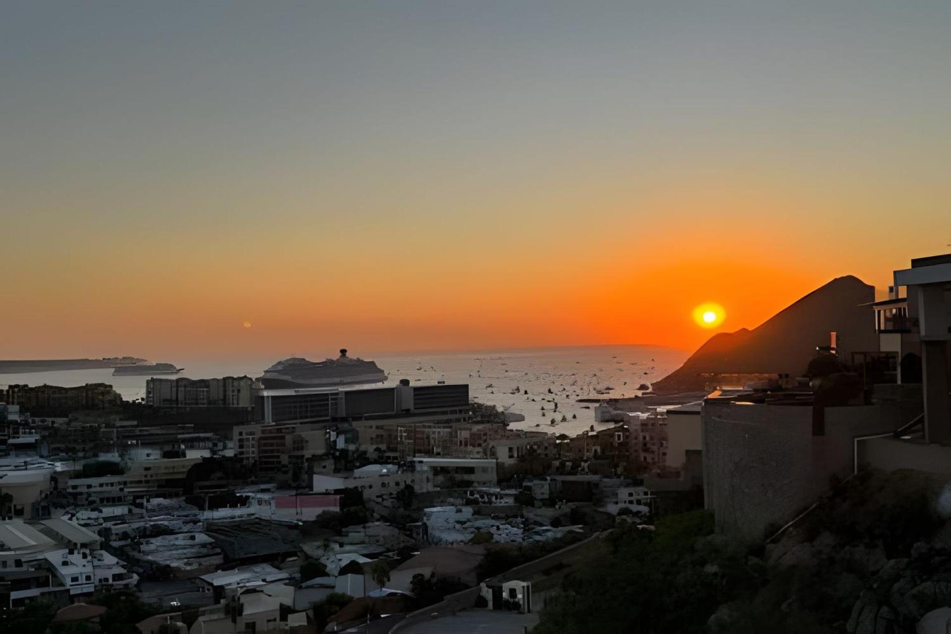 Сasa de vacaciones Vista Panoramica Al Mar+alberca Climatizada+jacuzzy Cabo San Lucas