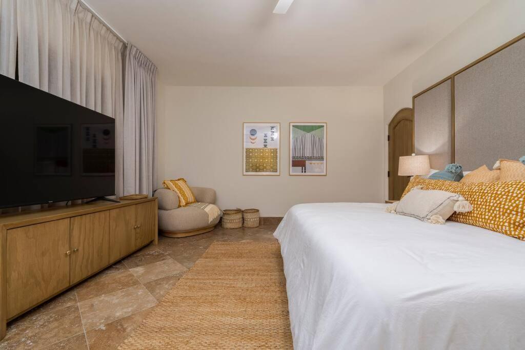 Casa La Pinata 7br - Concierge And Maid Included
