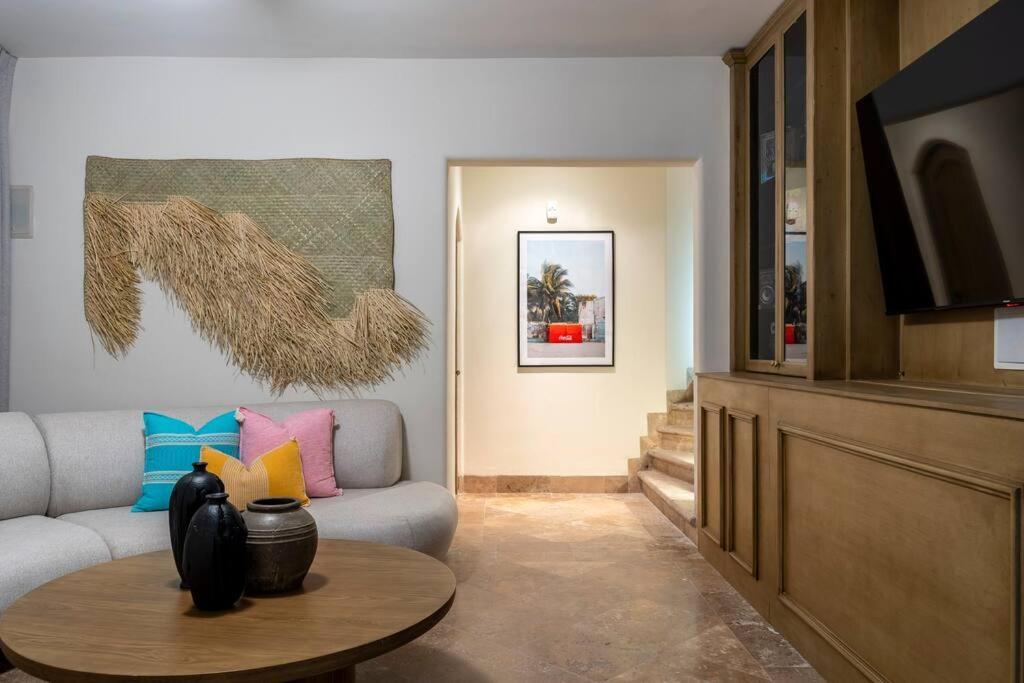Casa La Pinata 7br - Concierge And Maid Included *