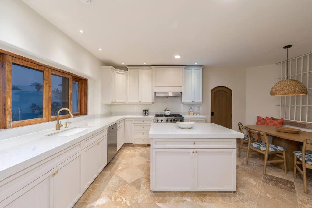 Villa Casa La Pinata 7br - Concierge And Maid Included *