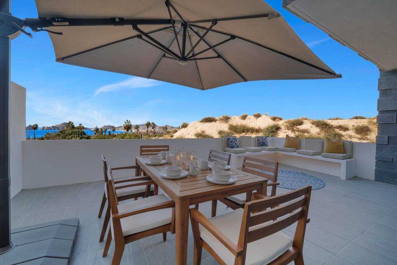 Arch Views Infinity Pool Cozy Close To Beaches Holiday home