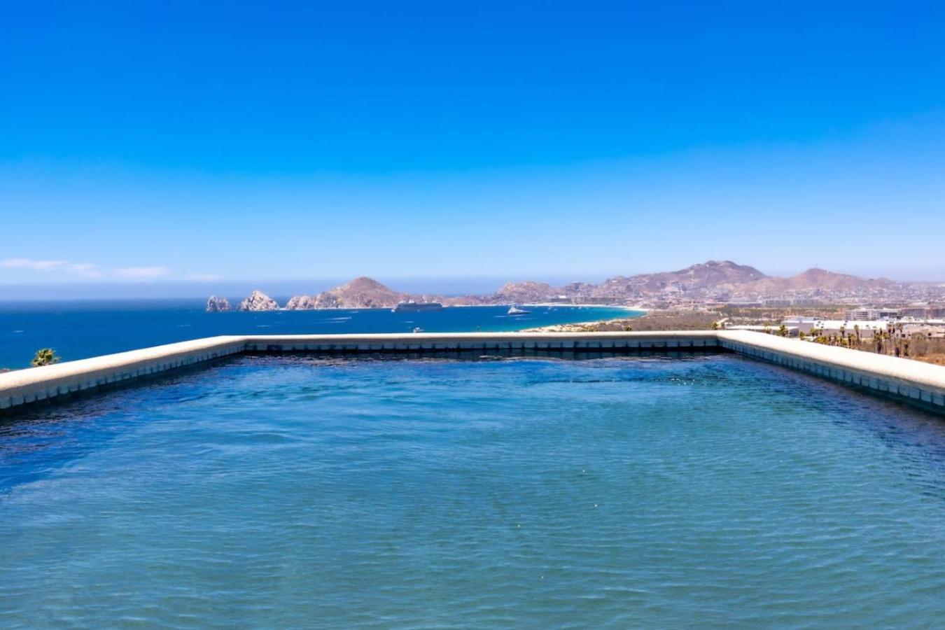 Holiday home Arch Views Infinity Pool Cozy Close To Beaches