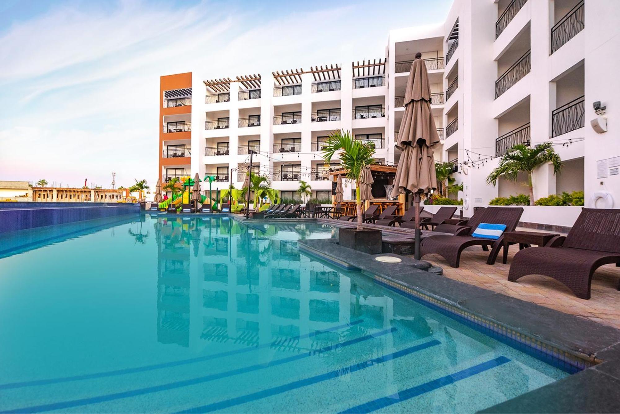 Hotel Medano And