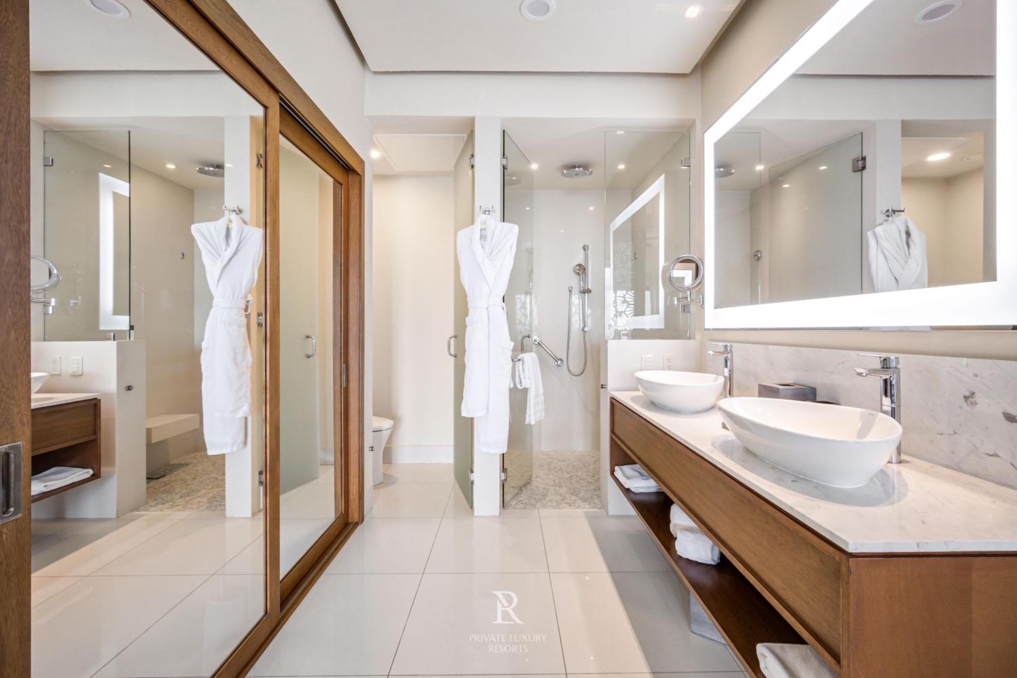 Two Bedroom Ocean View - La Valencia *