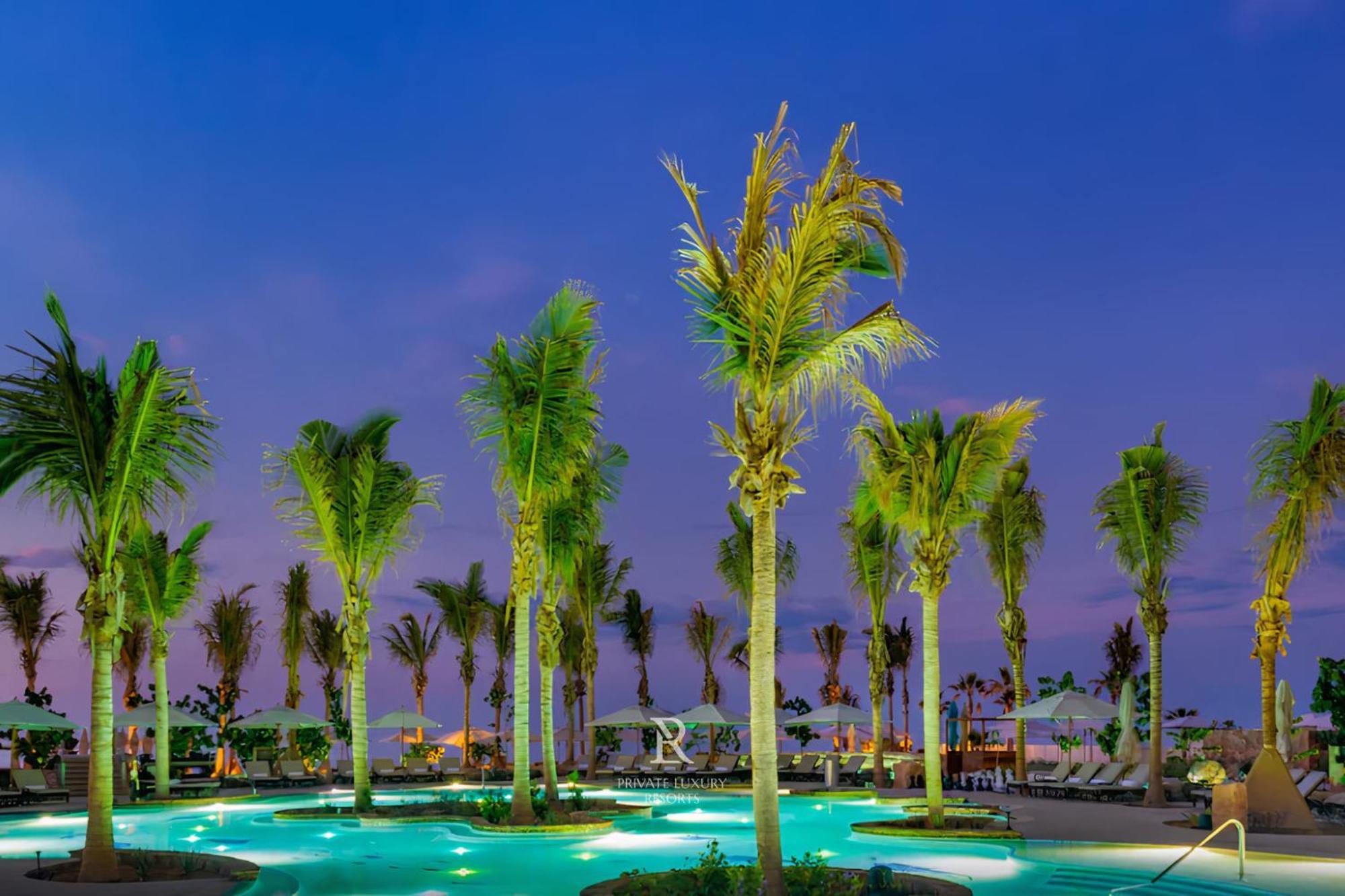 Deluxe Pool View - La Valencia *