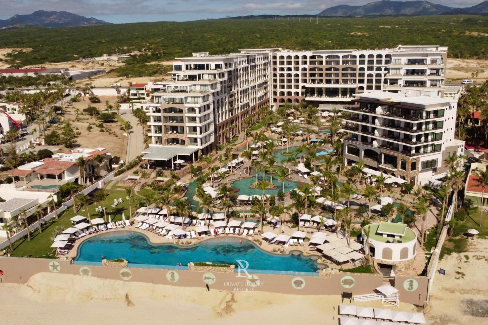 Resort Deluxe Pool View - La Valencia *