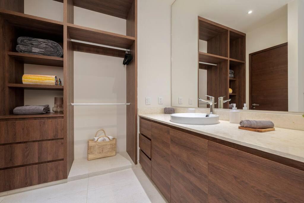 Apartment Vista Vela 3 With 3br/3bath *