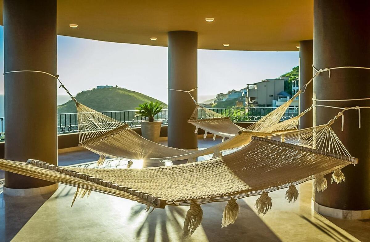 Azure, Cabos Villa *