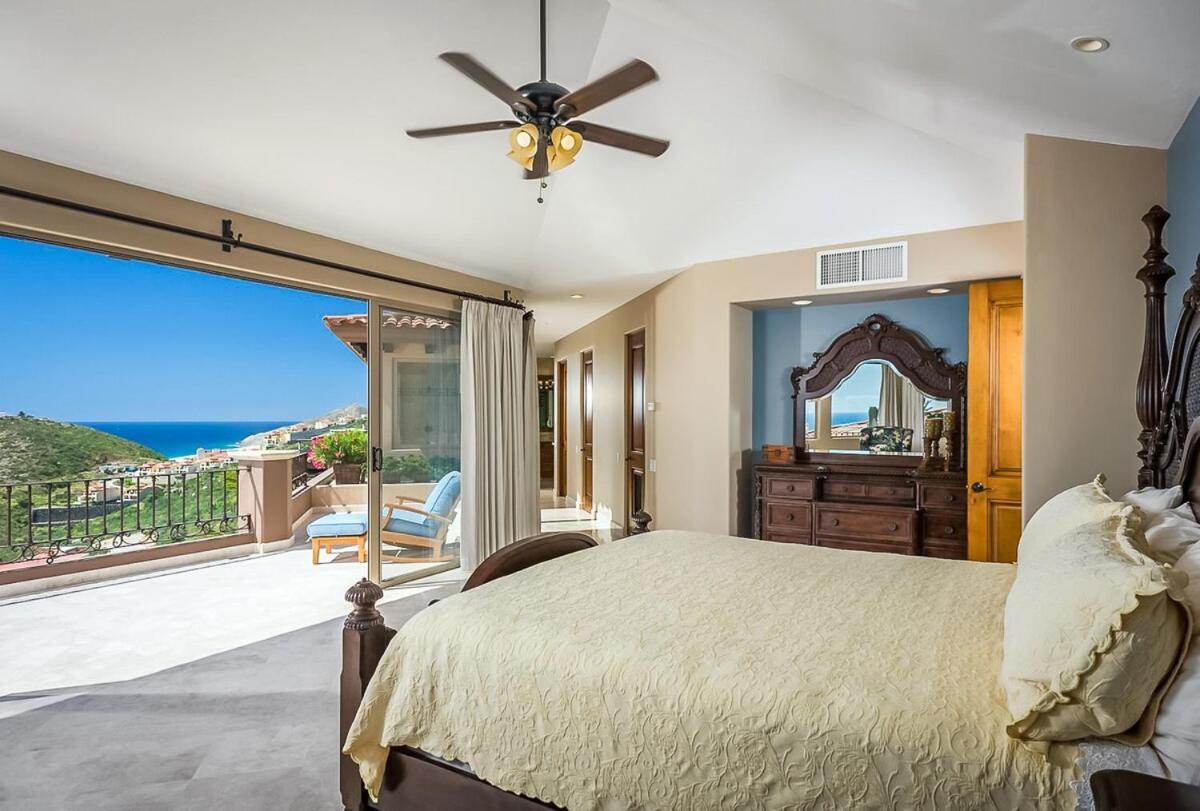 Azure, Cabos Villa *