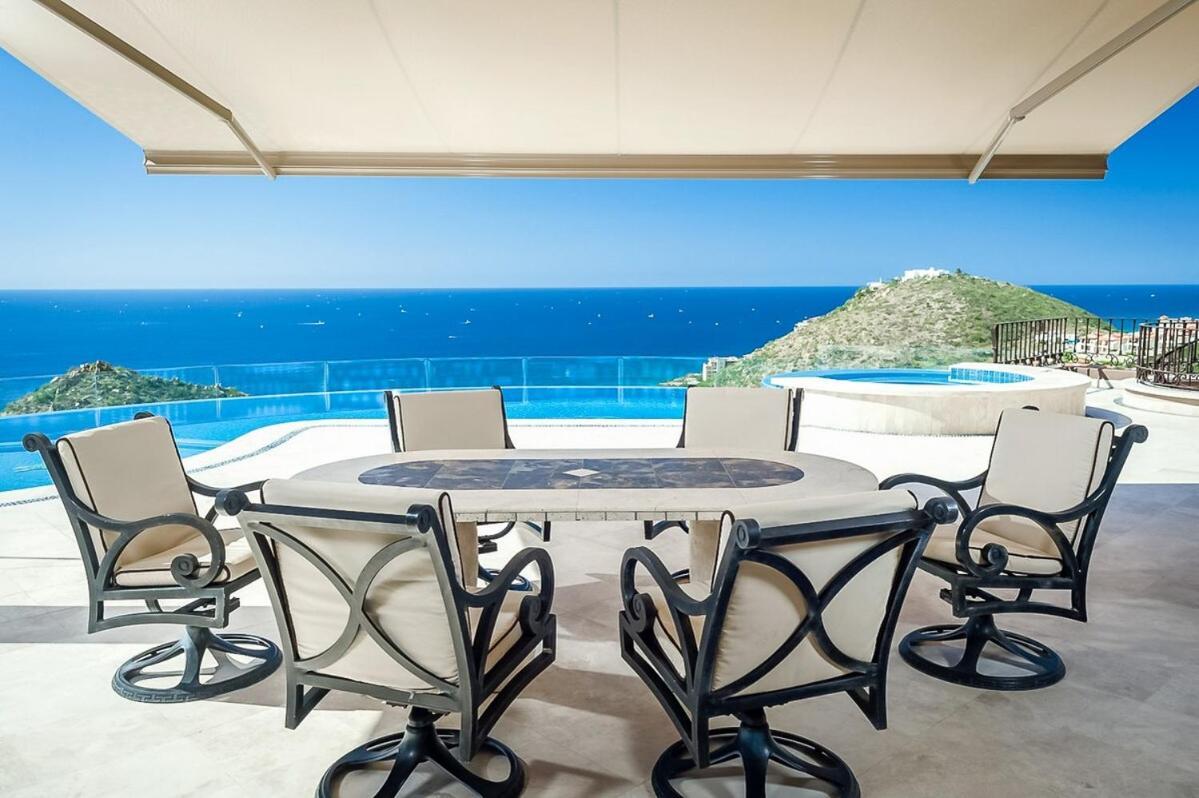 Villa Azure, Cabos