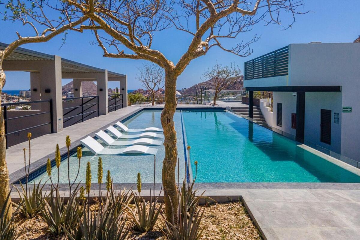 Cabo Penthouse Rooftop Pool Walk To Marina Holiday home *