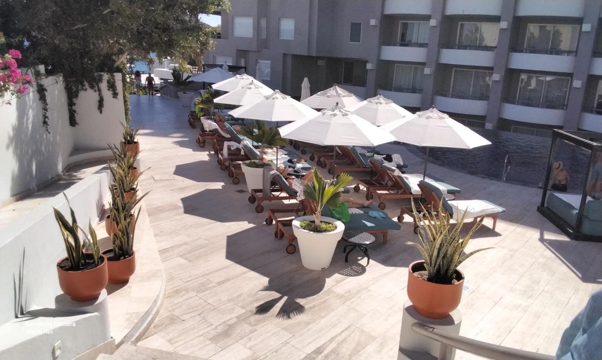 Cabo Bay Resort *