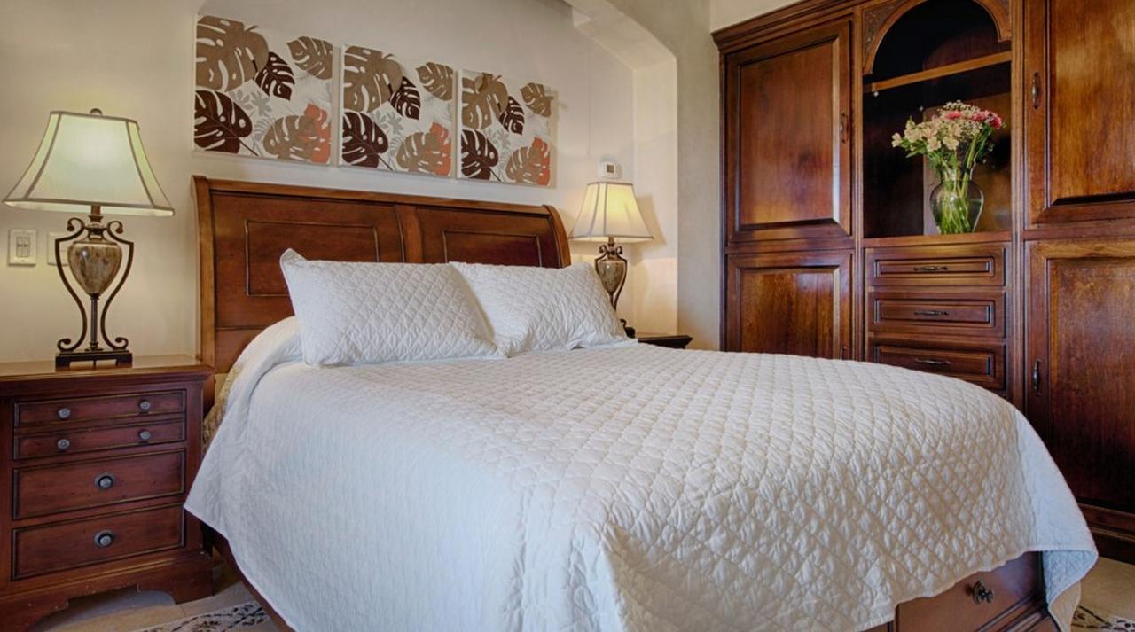 Antigua Villa *