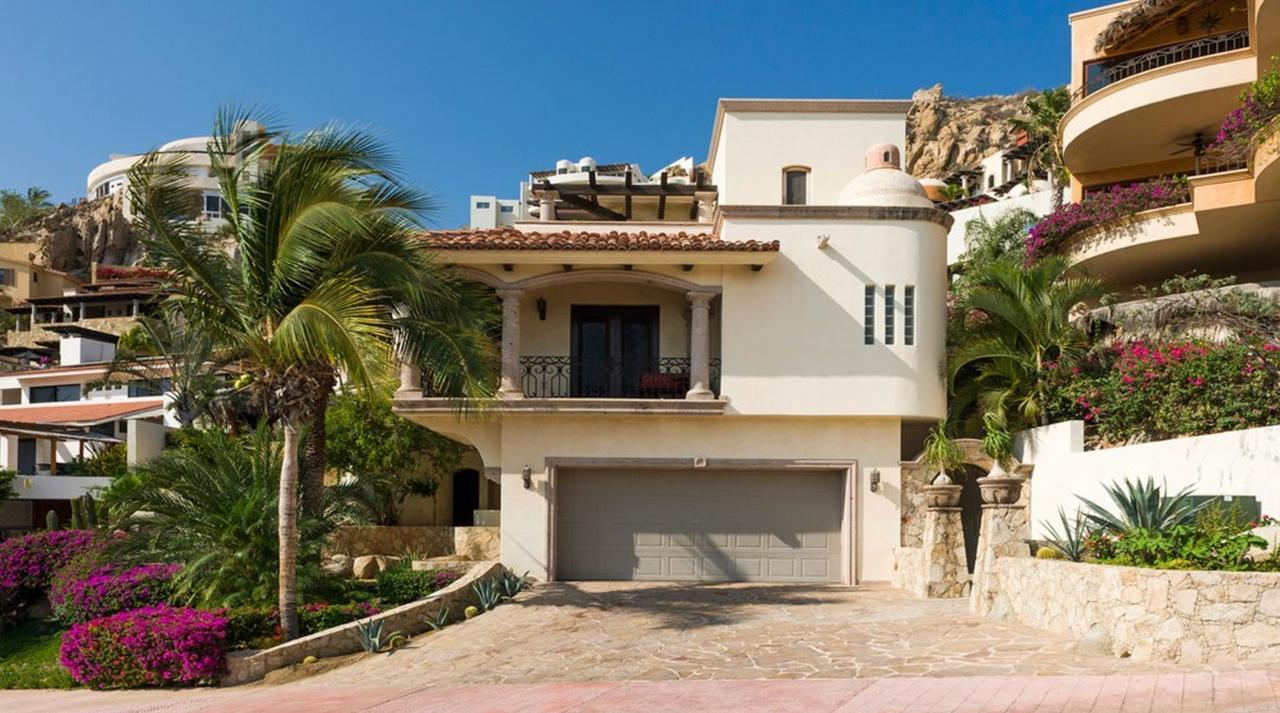 Antigua Villa *