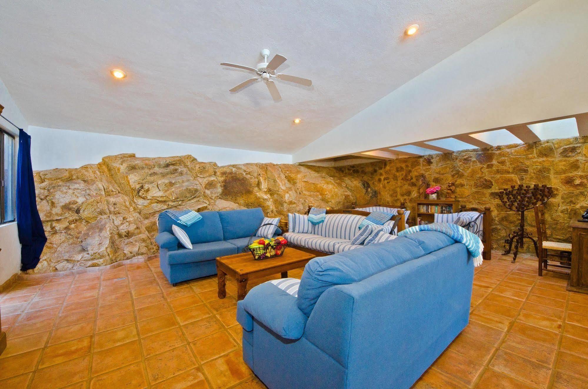 Hotel Tequila Cabo San Lucas