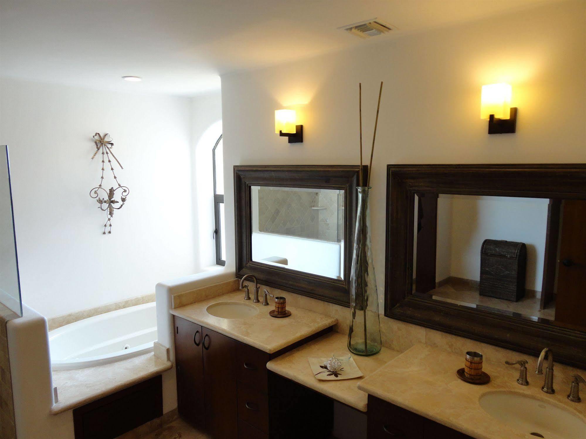 La Vista Luxury Villas At Pedregal Apartahotel
