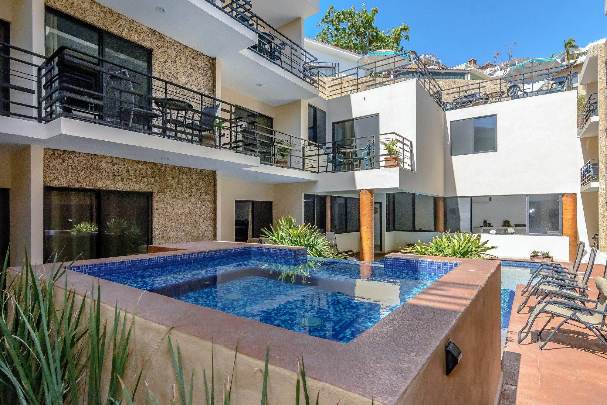 Hotel Cabo For Mexicans Only 2*